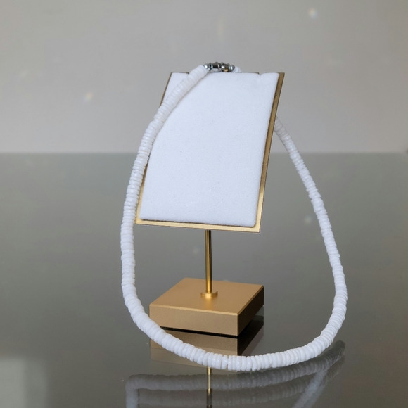 Jewelry - Beachy White Stone Necklace